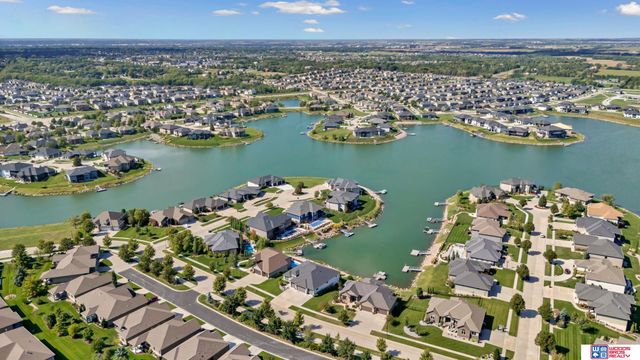 10337 Wayborough Lane, Lincoln, NE 68527