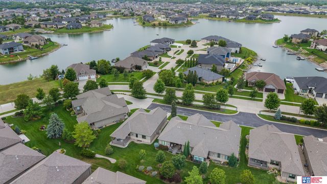 10337 Wayborough Lane, Lincoln, NE 68527