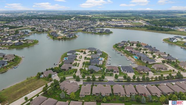 10337 Wayborough Lane, Lincoln, NE 68527