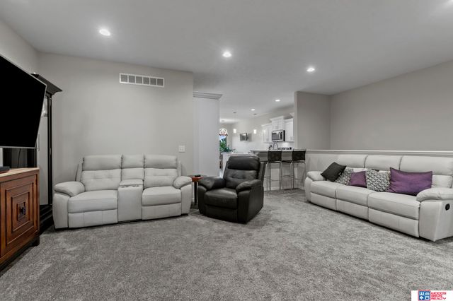 10337 Wayborough Lane, Lincoln, NE 68527