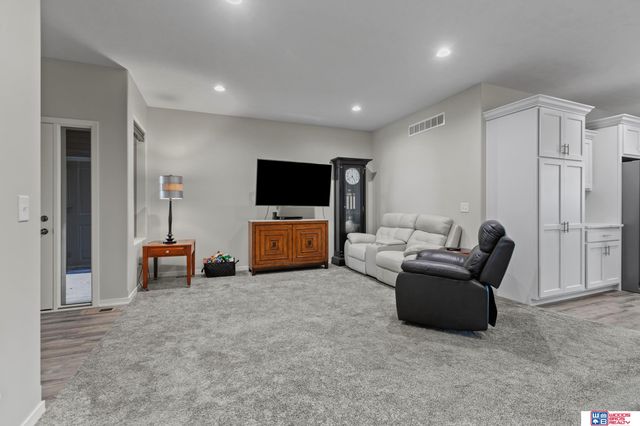 10337 Wayborough Lane, Lincoln, NE 68527