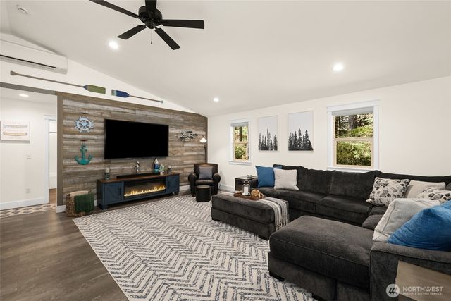 11316 Laurel Place, Anderson Island, WA 98303