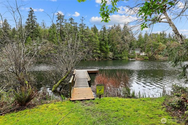 11316 Laurel Place, Anderson Island, WA 98303