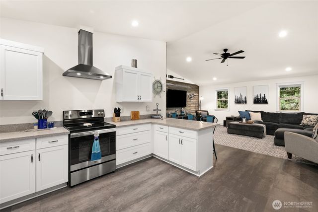 11316 Laurel Place, Anderson Island, WA 98303