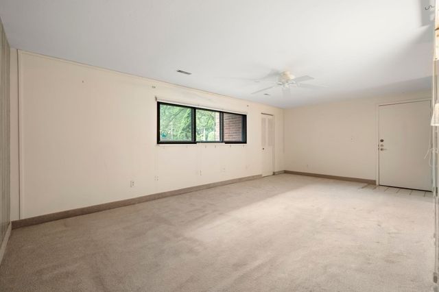 221 Oak 17-12, Brockton, MA 02301