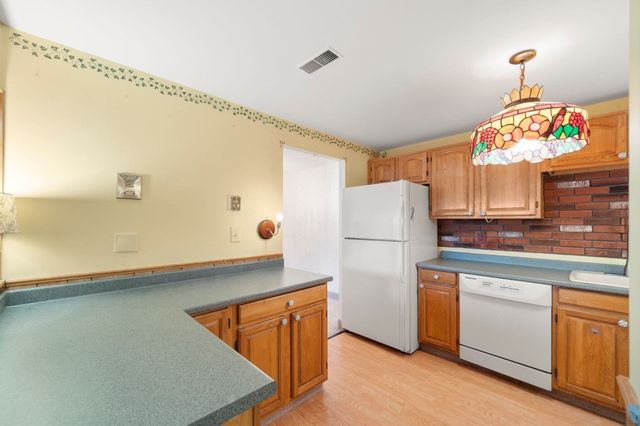 221 Oak 17-12, Brockton, MA 02301