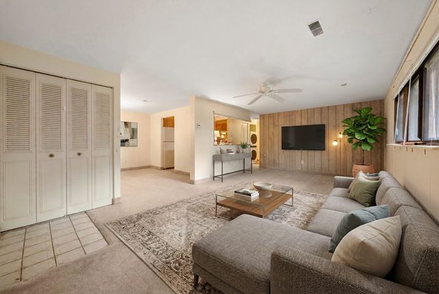 221 Oak 17-12, Brockton, MA 02301