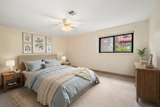221 Oak 17-12, Brockton, MA 02301
