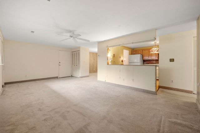 221 Oak 17-12, Brockton, MA 02301