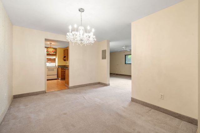 221 Oak 17-12, Brockton, MA 02301
