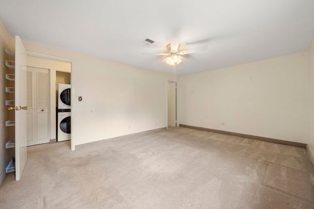 221 Oak 17-12, Brockton, MA 02301
