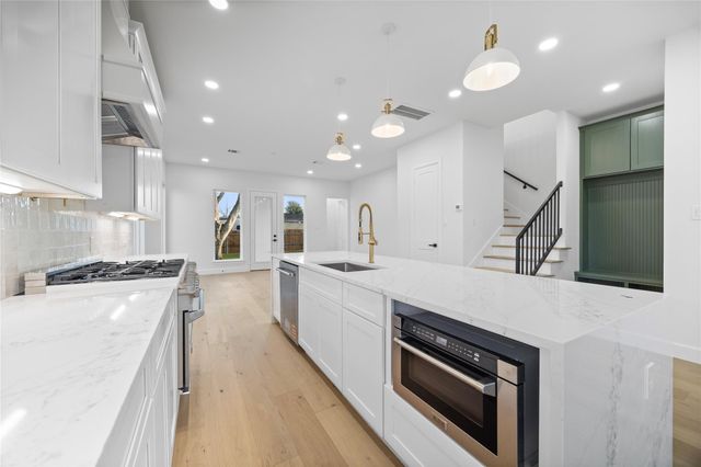 8646 Alcott Drive, Houston, TX 77080