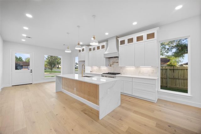 8646 Alcott Drive, Houston, TX 77080