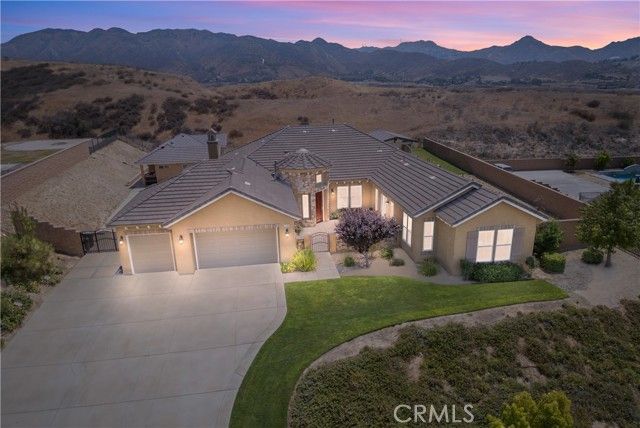 3086 Crystal Ridge Lane, Colton, CA 92324