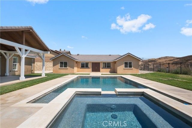 3086 Crystal Ridge Lane, Colton, CA 92324