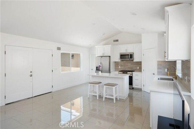 3086 Crystal Ridge Lane, Colton, CA 92324