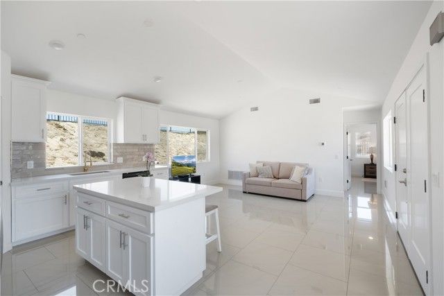 3086 Crystal Ridge Lane, Colton, CA 92324