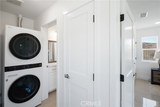 3086 Crystal Ridge Lane, Colton, CA 92324