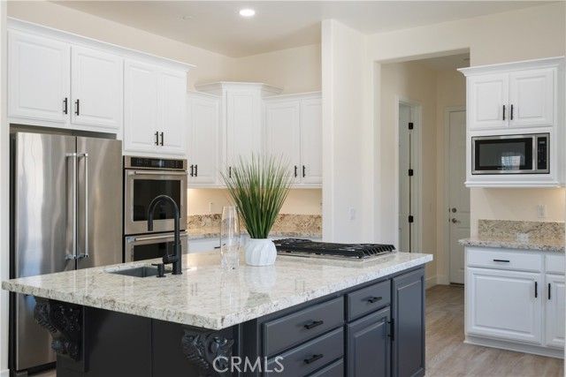 3086 Crystal Ridge Lane, Colton, CA 92324