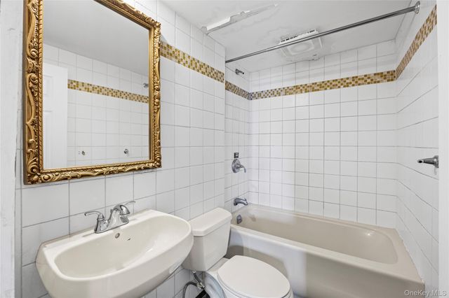 2181 Hortense Avenue, Seaford, NY 11783