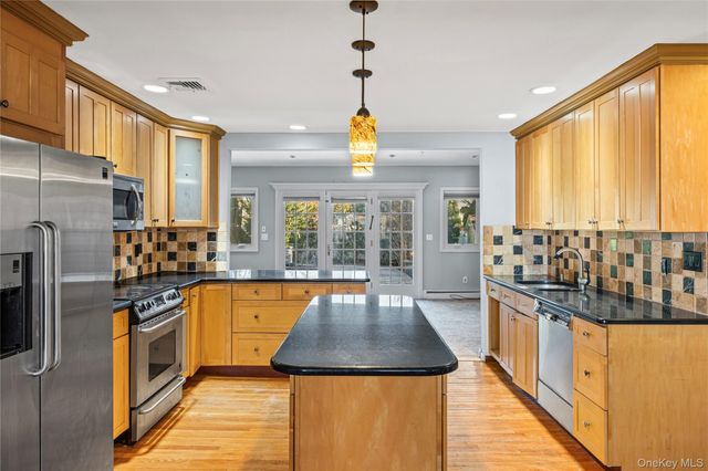 2181 Hortense Avenue, Seaford, NY 11783