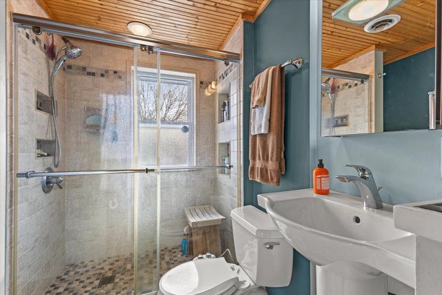 S30W29839 Sunset DRIVE, Waukesha, WI 53189