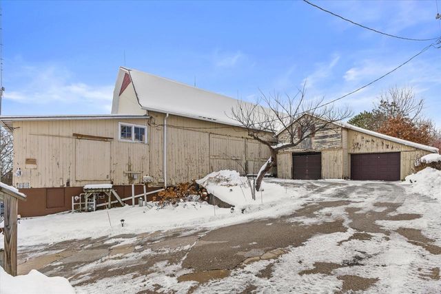 S30W29839 Sunset DRIVE, Waukesha, WI 53189