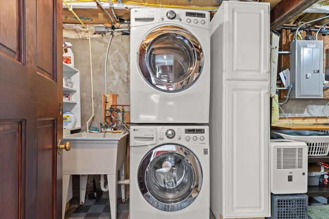 S30W29839 Sunset DRIVE, Waukesha, WI 53189