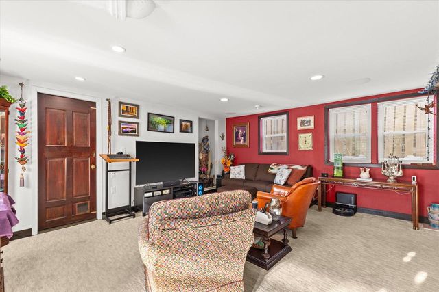 S30W29839 Sunset DRIVE, Waukesha, WI 53189