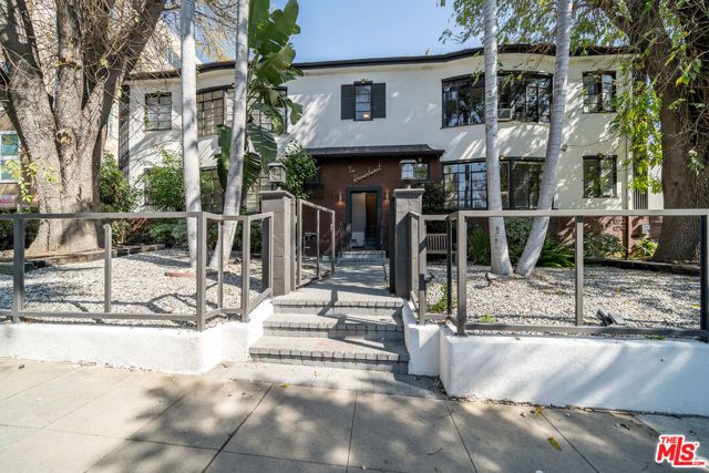 1270 N Havenhurst Drive 12, West Hollywood, CA 90046
