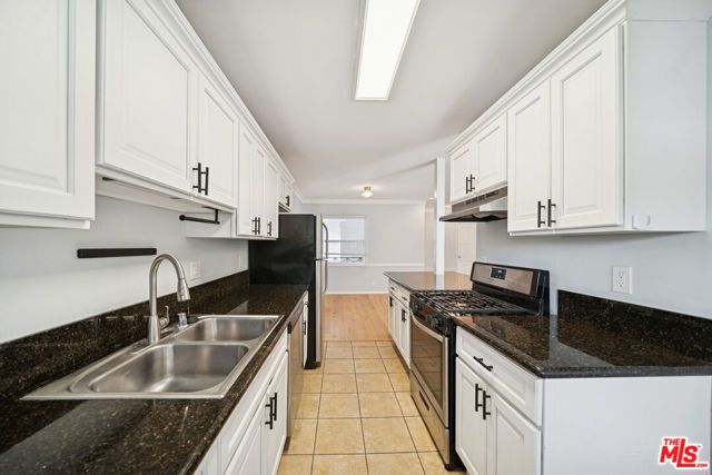 1270 N Havenhurst Drive 12, West Hollywood, CA 90046