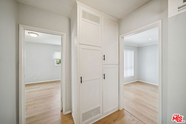 1270 N Havenhurst Drive 12, West Hollywood, CA 90046