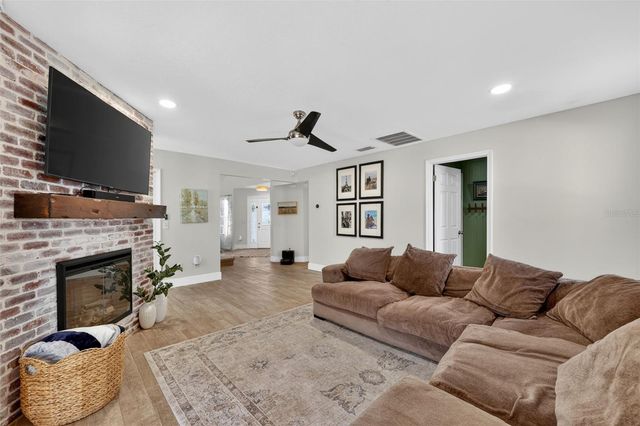 1807 HITCHING POST PLACE, Plant City, FL 33566