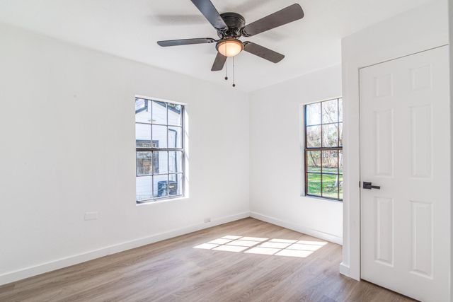 1105 N Valderas Street, Angleton, TX 77515