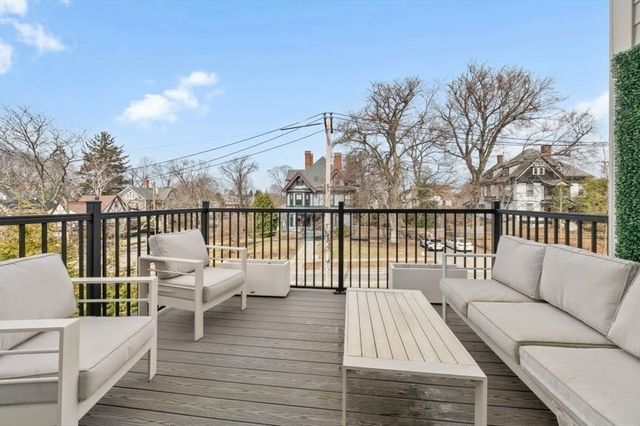 70 Washington St, Newton, MA 02458