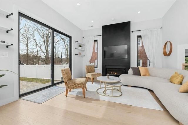 70 Washington St, Newton, MA 02458