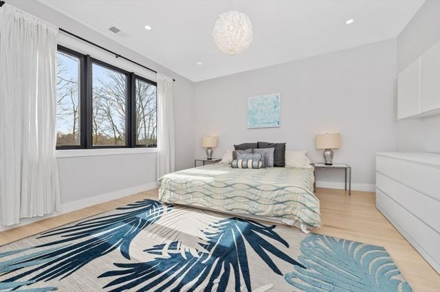 70 Washington St, Newton, MA 02458