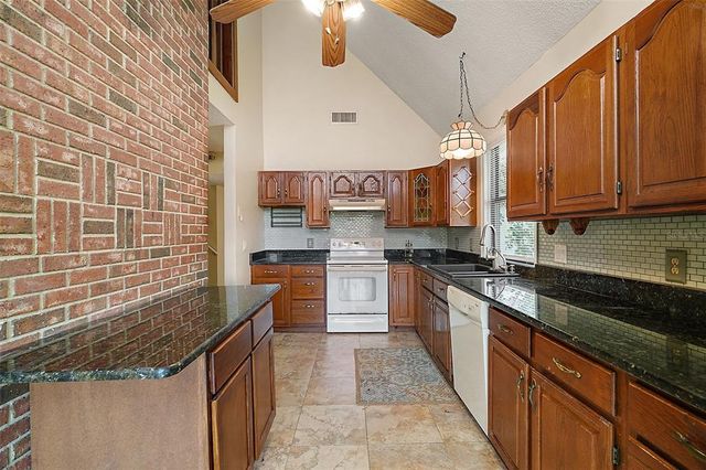 19621 LAKE LINCOLN LANE, Eustis, FL 32736