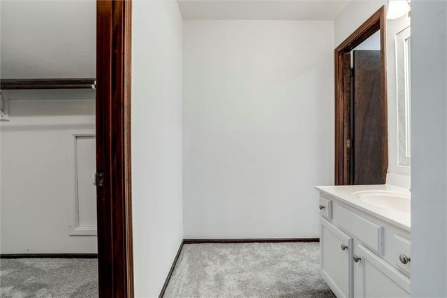 3220 Creekwood Drive, Lawrence, KS 66049