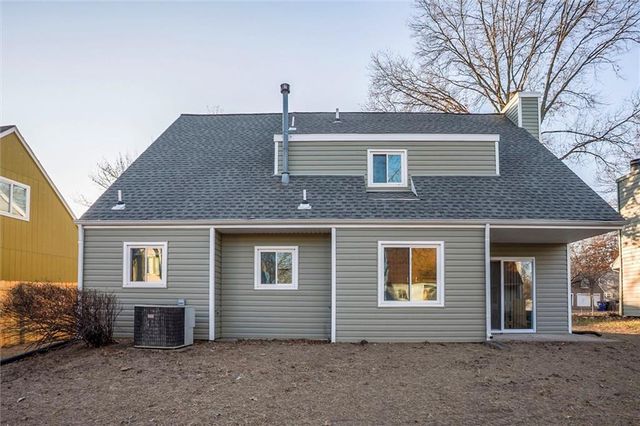 3220 Creekwood Drive, Lawrence, KS 66049