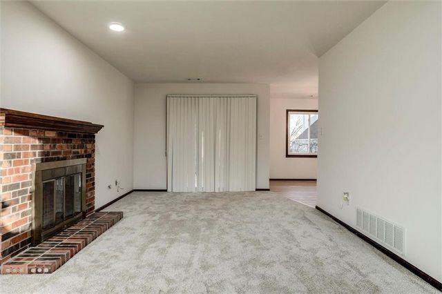 3220 Creekwood Drive, Lawrence, KS 66049