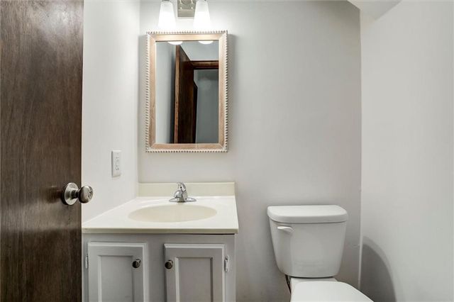 3220 Creekwood Drive, Lawrence, KS 66049