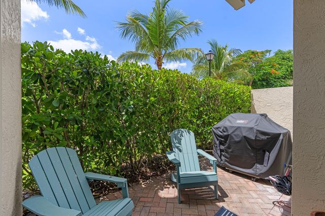 1020 E LONGPORT Circle 6B, Delray Beach, FL 33444