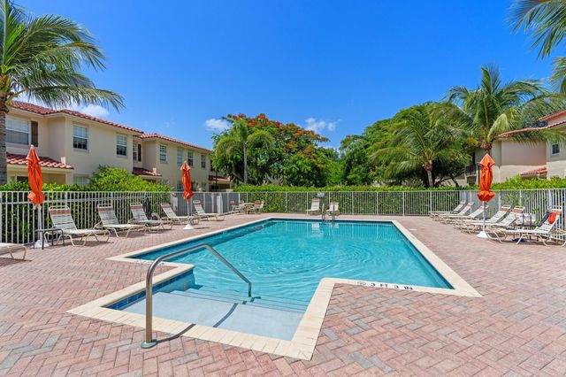 1020 E LONGPORT Circle 6B, Delray Beach, FL 33444