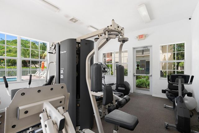 1020 E LONGPORT Circle 6B, Delray Beach, FL 33444