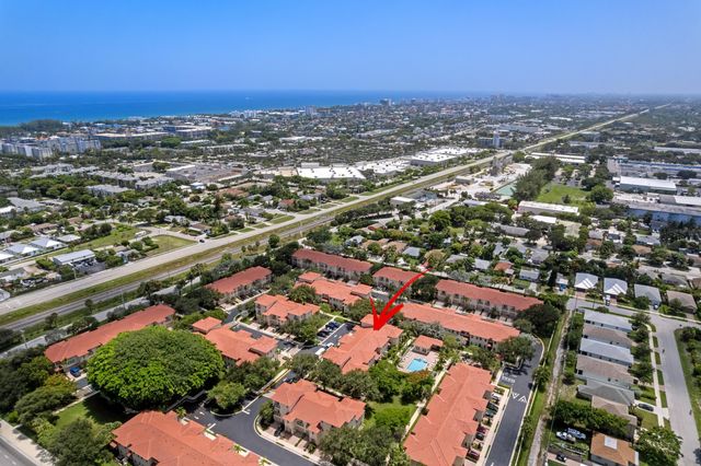 1020 E LONGPORT Circle 6B, Delray Beach, FL 33444
