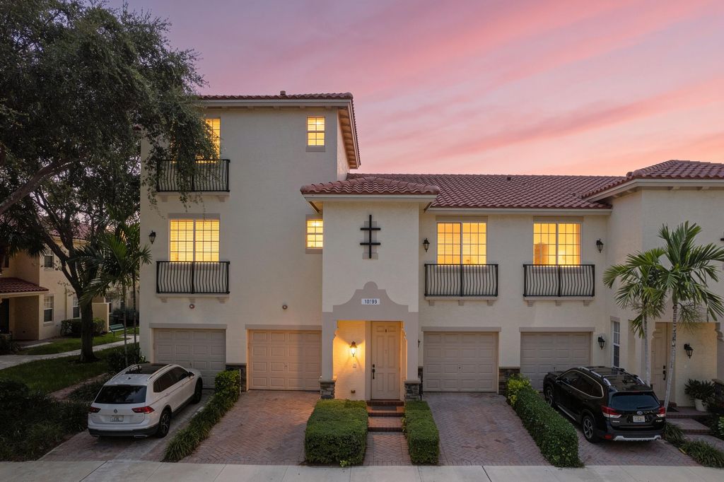 1020 E LONGPORT Circle 6B, Delray Beach, FL 33444