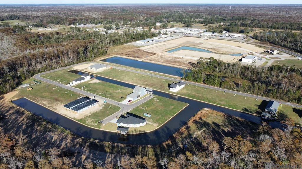 12791 N St Croix Ct, Maurepas, LA 70449