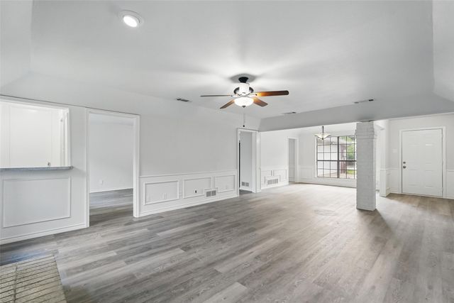 829 Hunters Creek Drive, Desoto, TX 75115