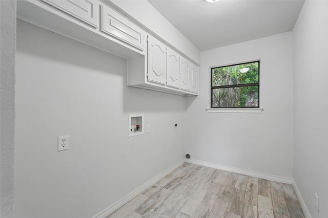 829 Hunters Creek Drive, Desoto, TX 75115